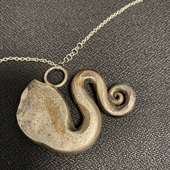 Artisan wrought iron necklace - Picture 3 of 4
